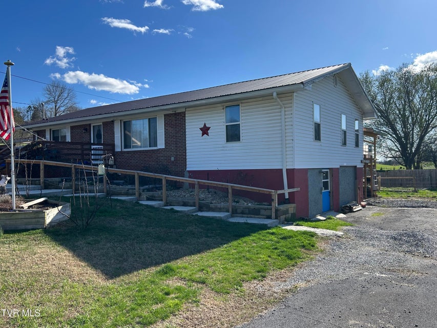 Photo #2: 30 Deerfoot Lane