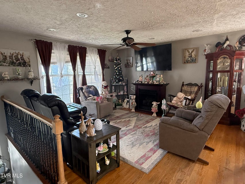 Photo #16: 952 Afton Street