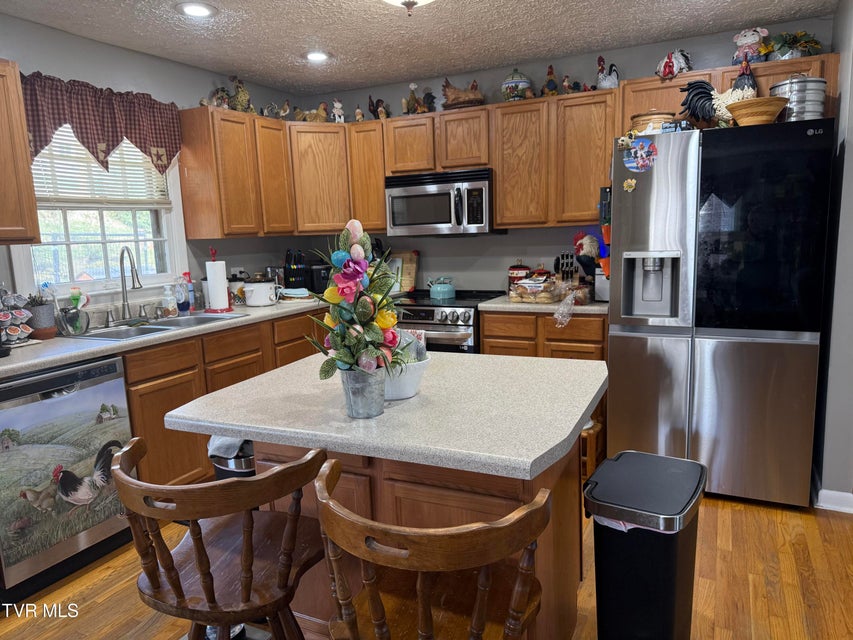 Photo #9: 952 Afton Street