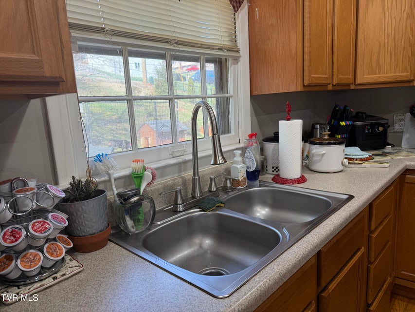 Photo #12: 952 Afton Street