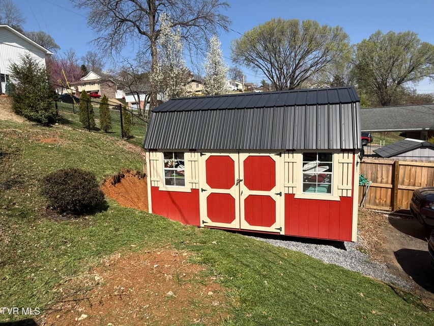 Photo #7: 952 Afton Street