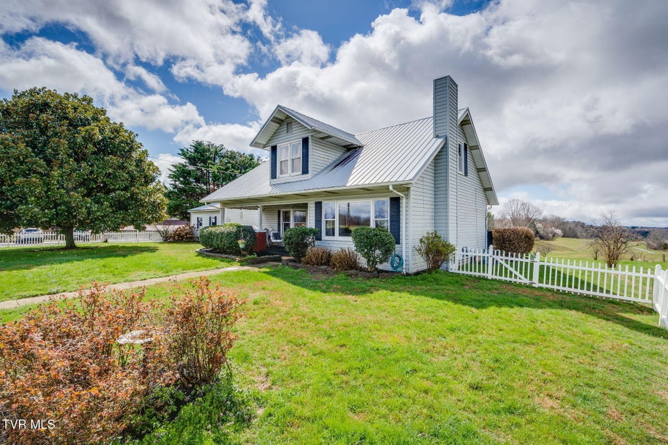 Photo #4: 1138 Main Street