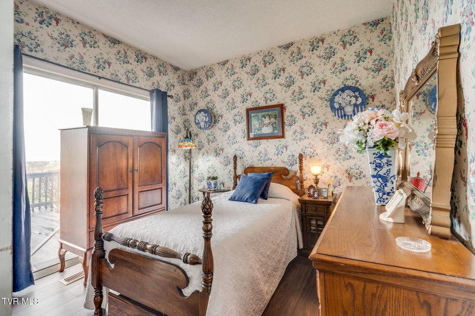 Photo #21: 1138 Main Street