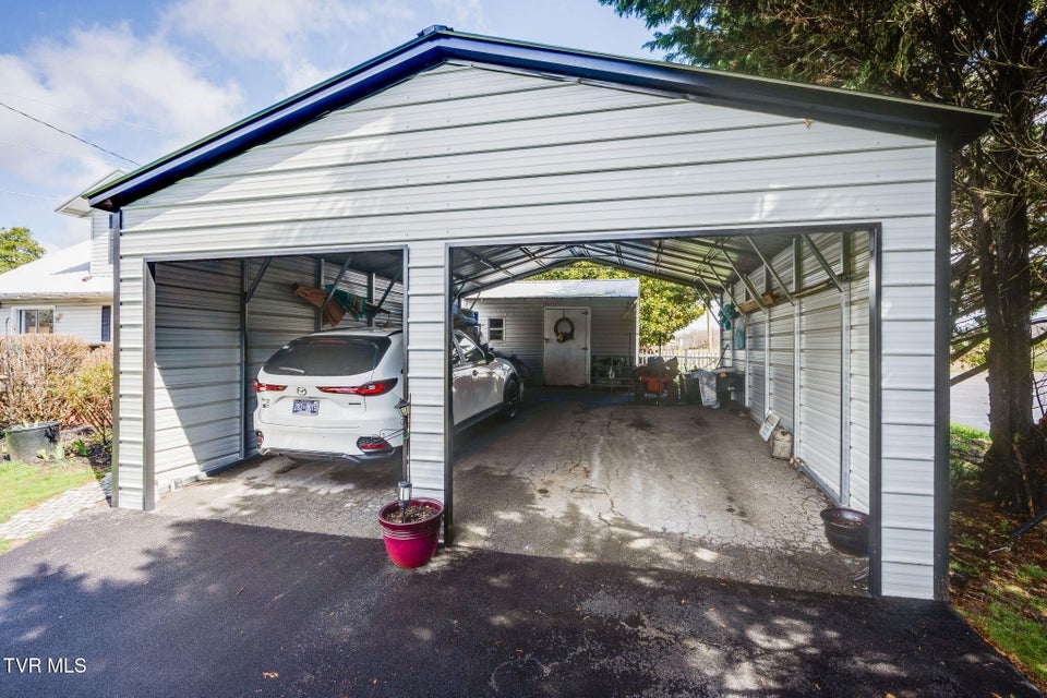 Photo #36: 1138 Main Street