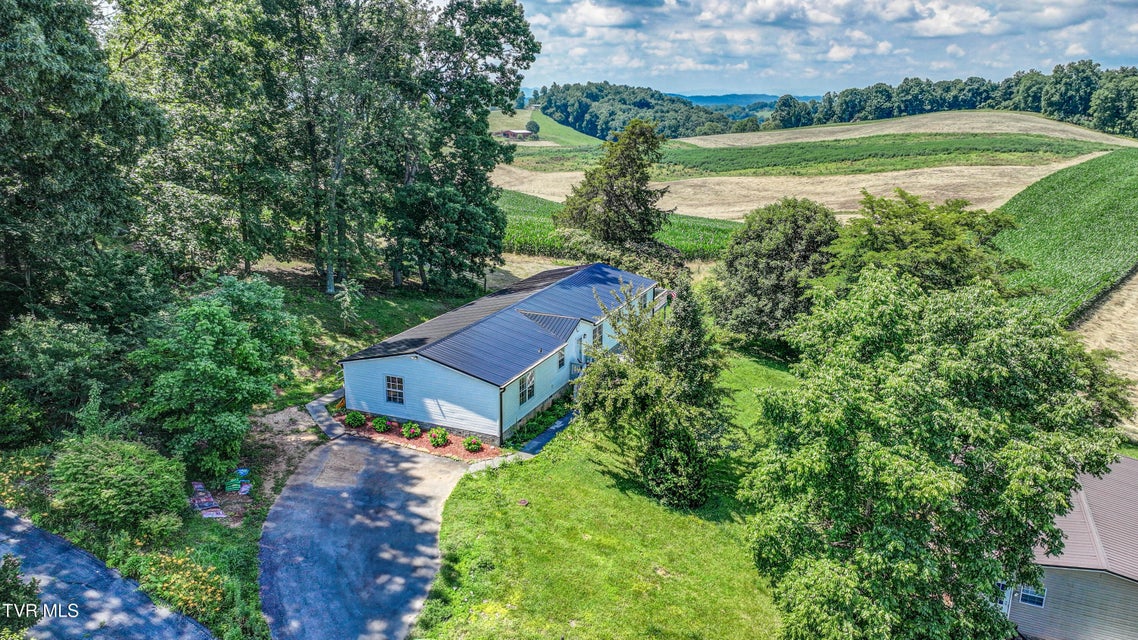 Photo #2: 356 Lories Lane