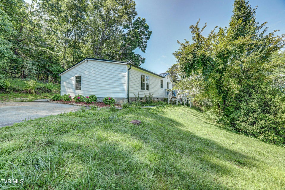 Photo #8: 356 Lories Lane