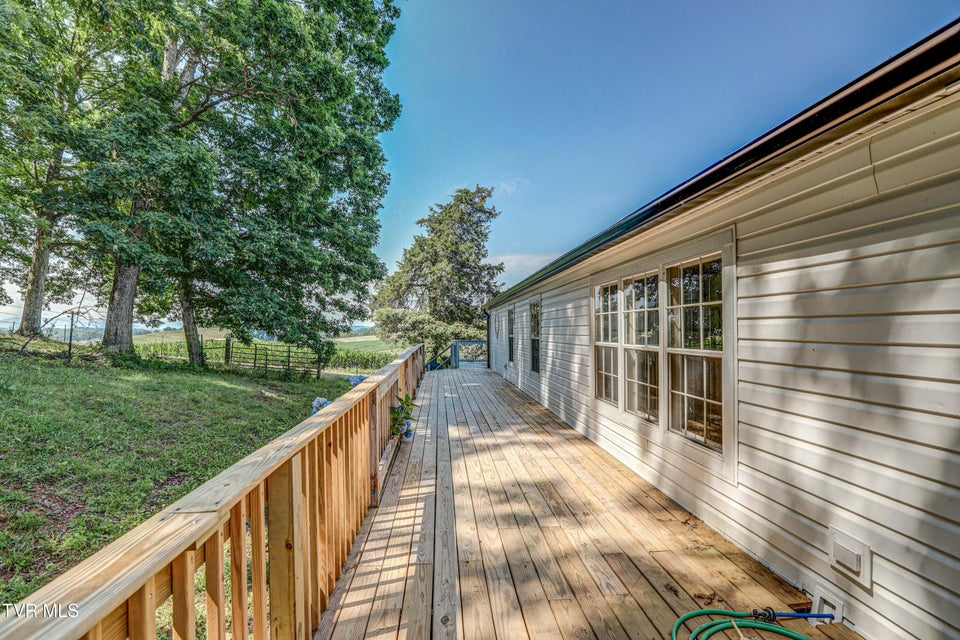 Photo #14: 356 Lories Lane