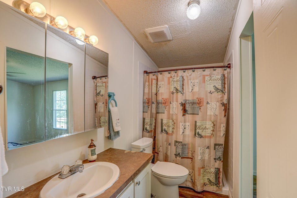 Photo #32: 356 Lories Lane