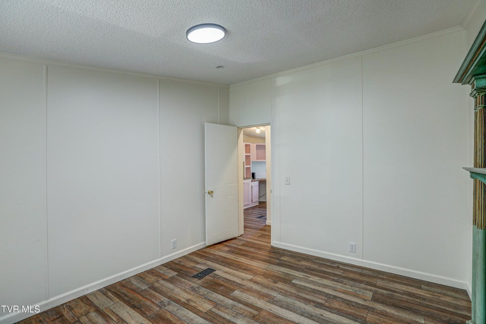 Photo #41: 356 Lories Lane