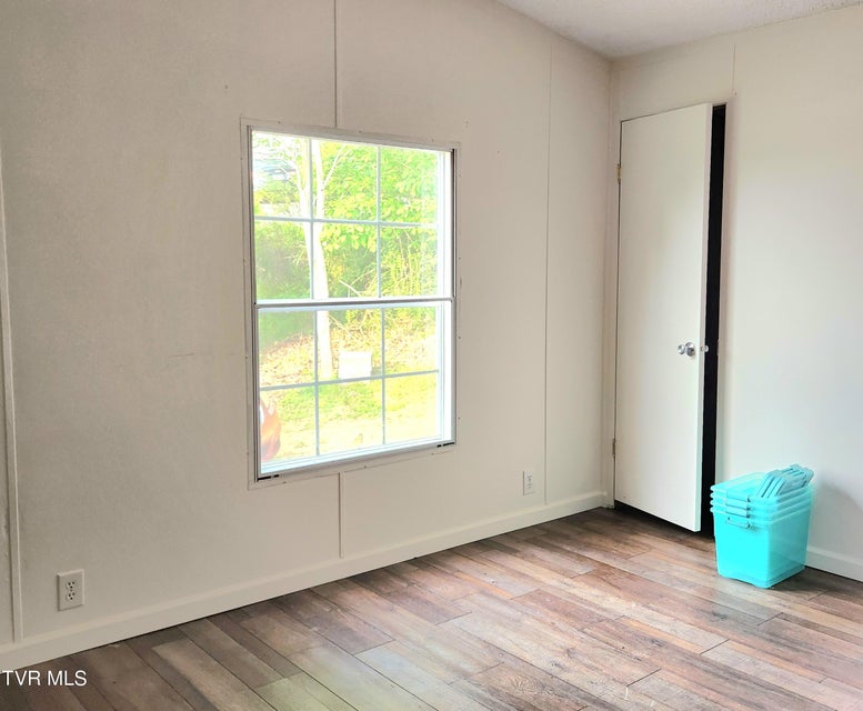 Photo #43: 356 Lories Lane