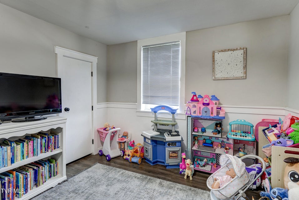 Photo #21: 809 Birch Street