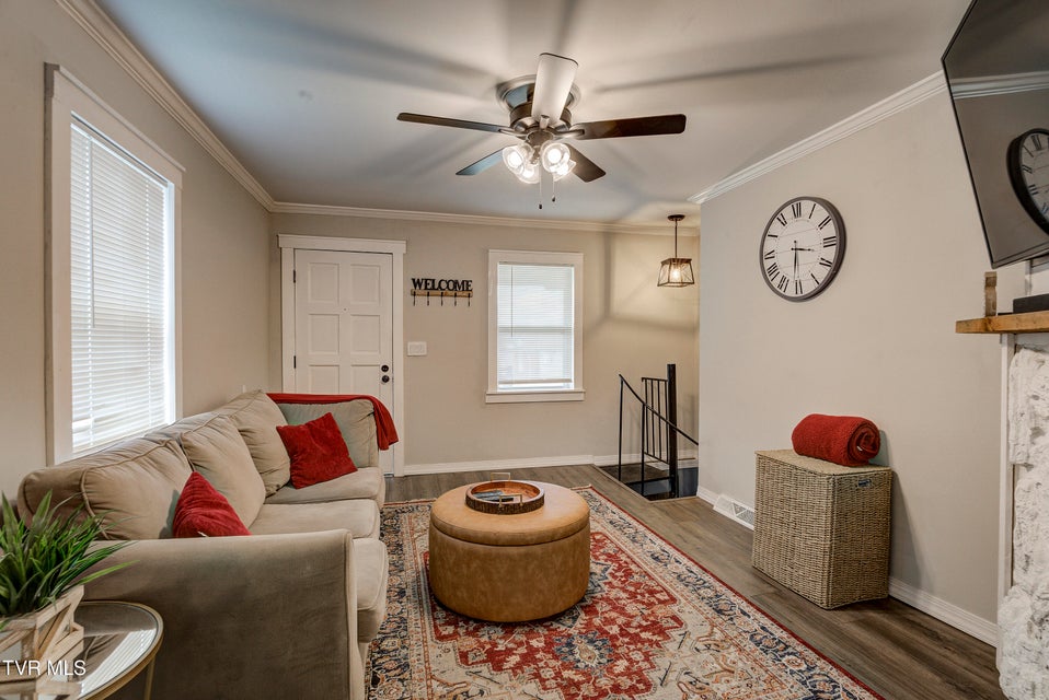 Photo #7: 809 Birch Street