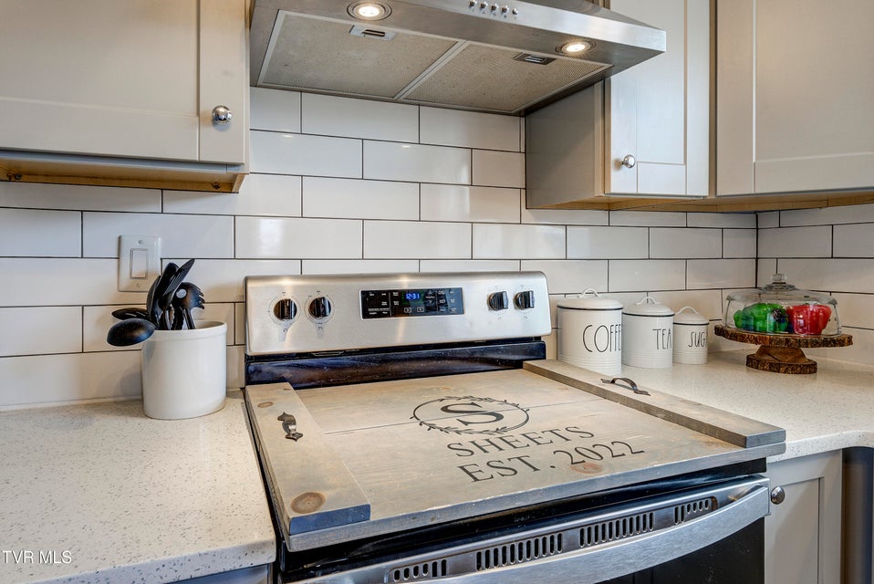 Photo #8: 809 Birch Street