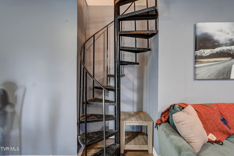 Photo #23: 809 Birch Street