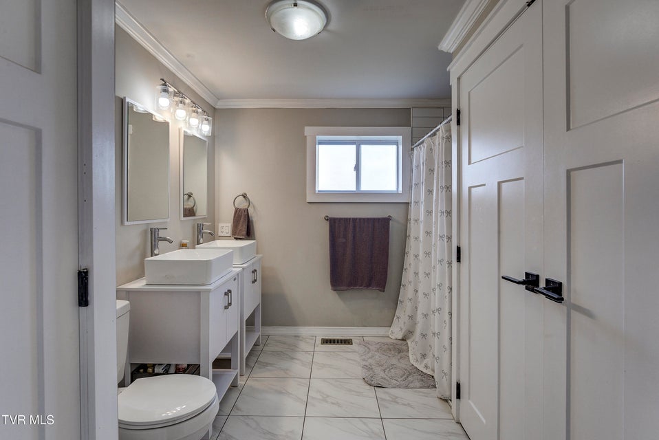 Photo #14: 809 Birch Street