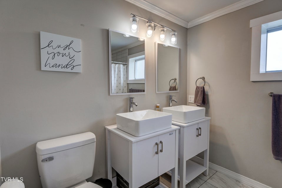 Photo #16: 809 Birch Street