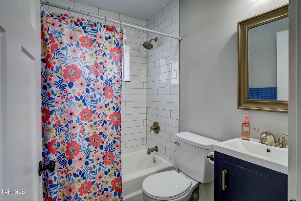 Photo #20: 809 Birch Street