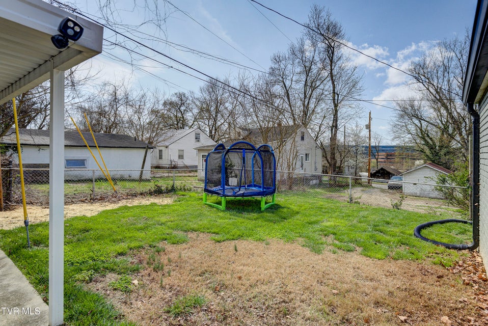 Photo #30: 809 Birch Street