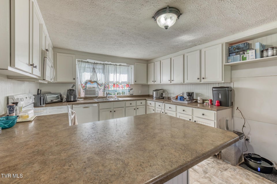 Photo #13: 529 Jonesboro Road