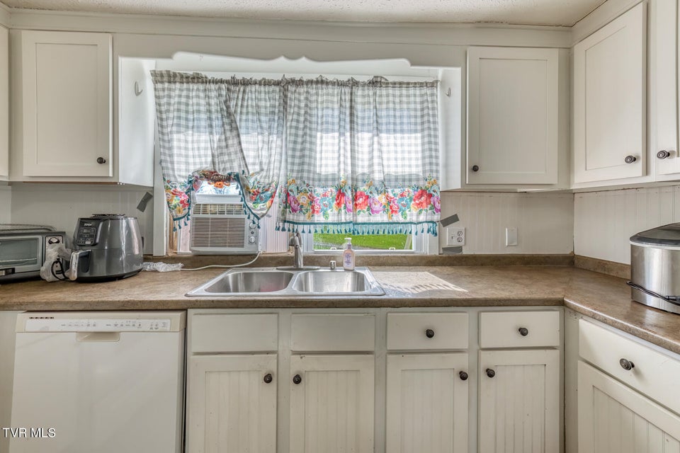 Photo #15: 529 Jonesboro Road