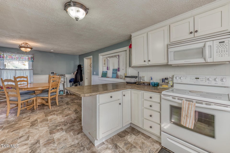 Photo #16: 529 Jonesboro Road