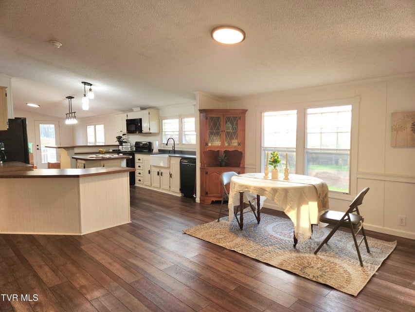 Photo #22: 356 Lories Lane