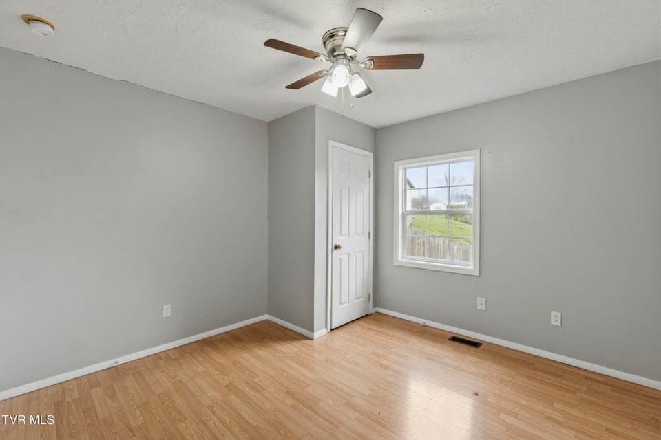 Photo #13: 950 Kingsport Highway