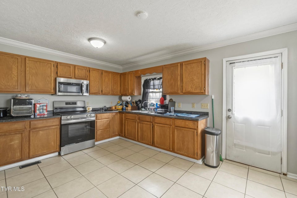 Photo #9: 950 Kingsport Highway