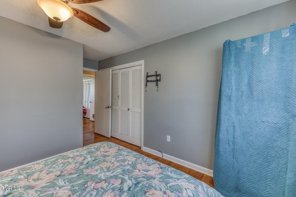 Photo #29: 609 Hollyhill Road