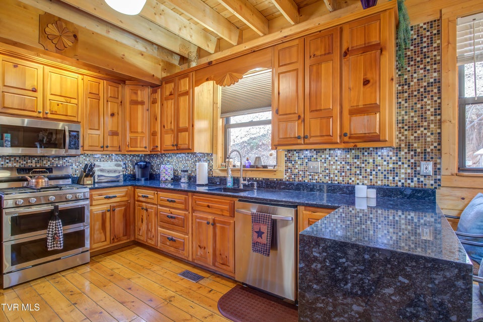 Photo #11: 665 Laurels Road