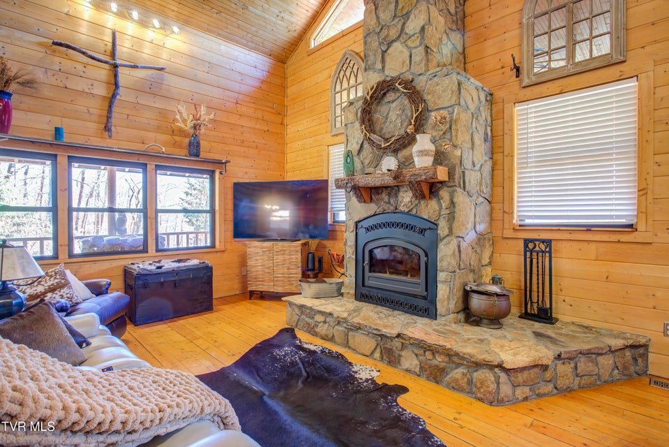 Photo #6: 665 Laurels Road