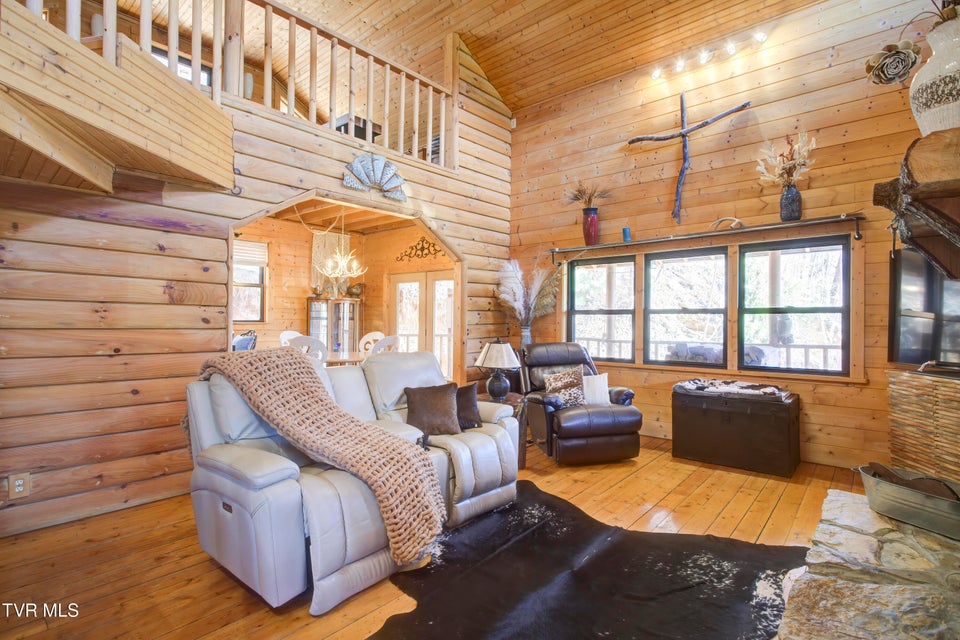 Photo #9: 665 Laurels Road