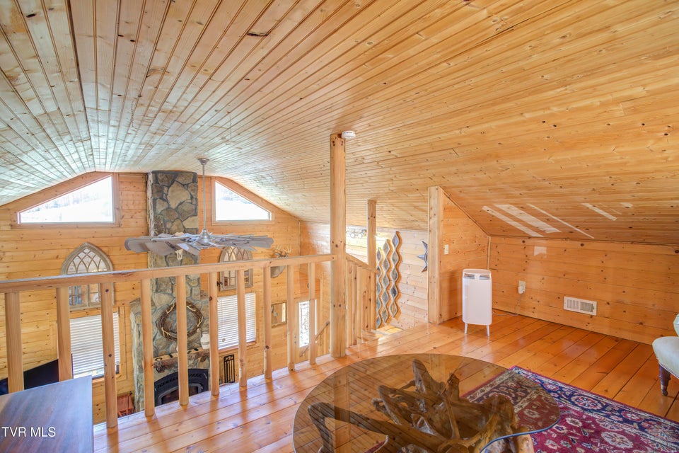 Photo #16: 665 Laurels Road