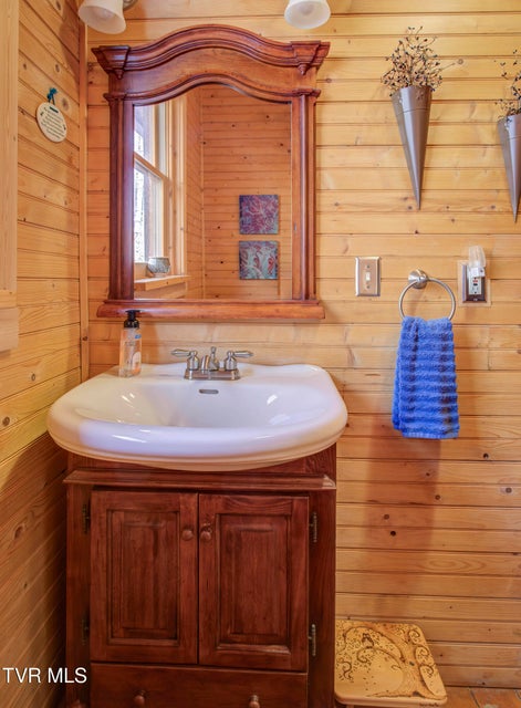 Photo #26: 665 Laurels Road