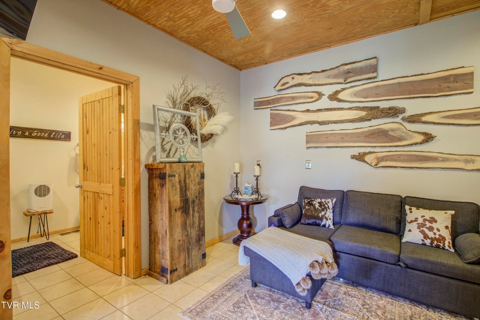 Photo #27: 665 Laurels Road