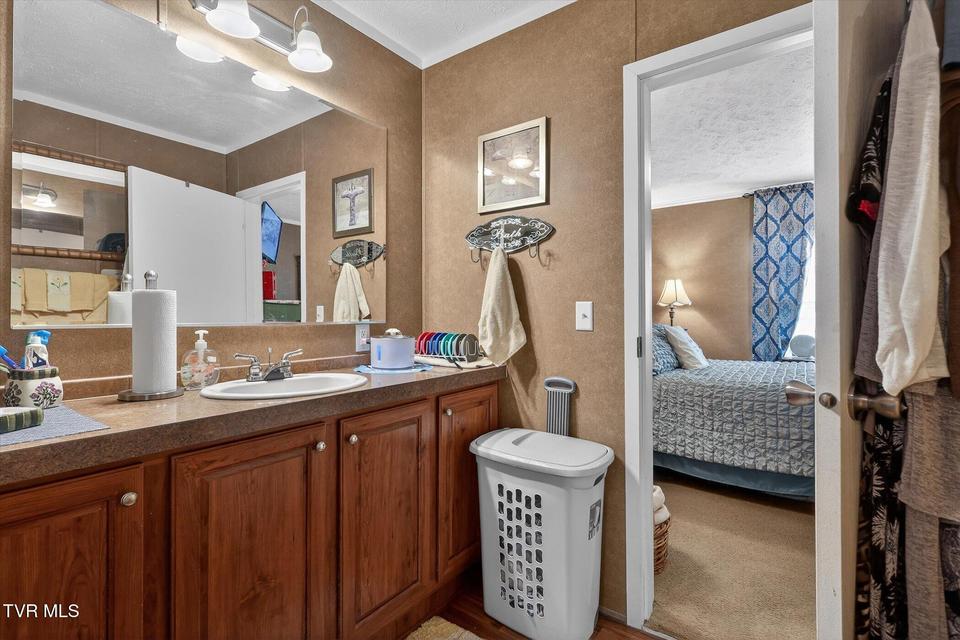 Photo #23: 404 Ashville Avenue