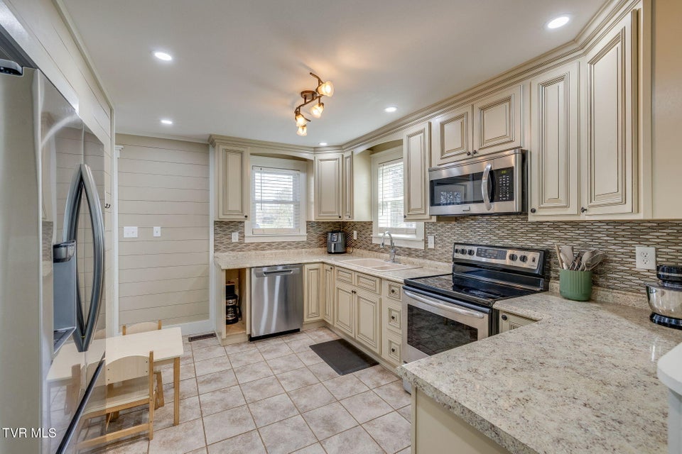 Photo #8: 2706 Gray Street