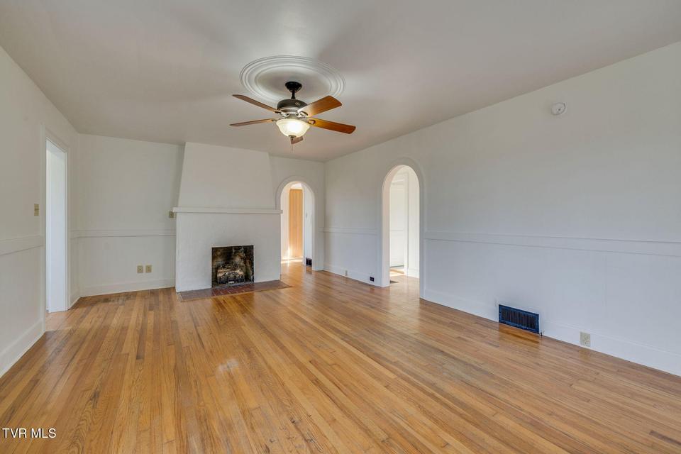 Photo #8: 128 Shadowwood Lane