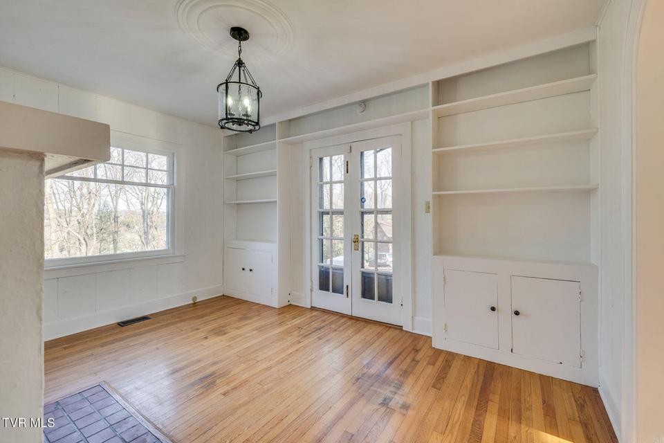 Photo #11: 128 Shadowwood Lane