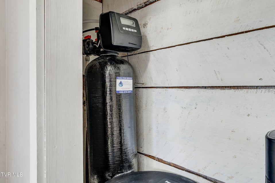 Photo #16: 412 Railroad Street