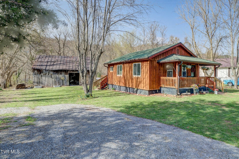 Photo #29: 412 Railroad Street