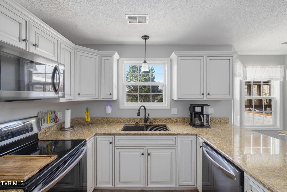 Photo #15: 506 Crystal Springs Circle