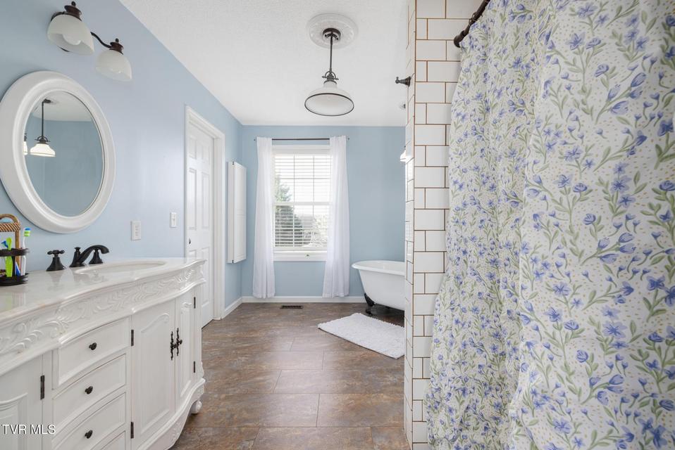 Photo #4: 506 Crystal Springs Circle