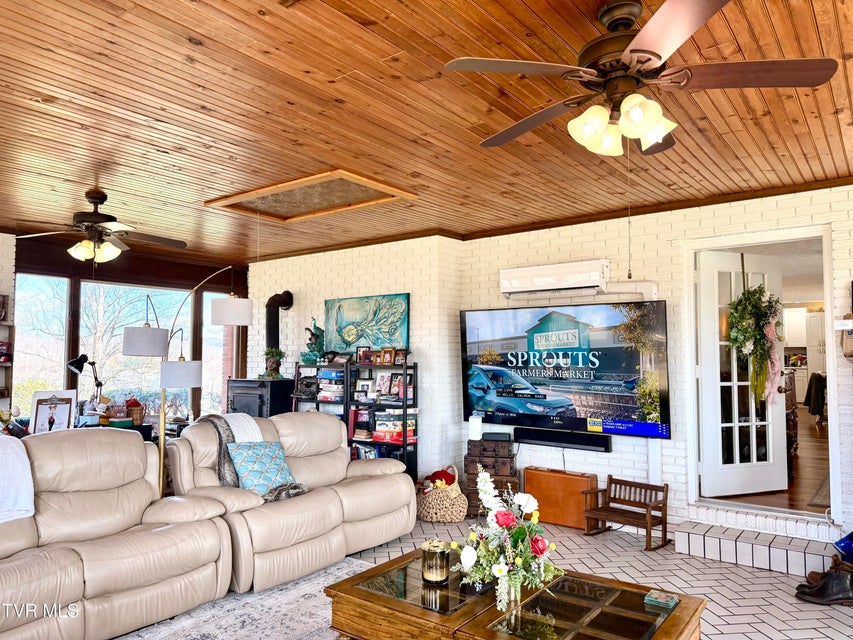 Photo #70: 11516 Frederick Road