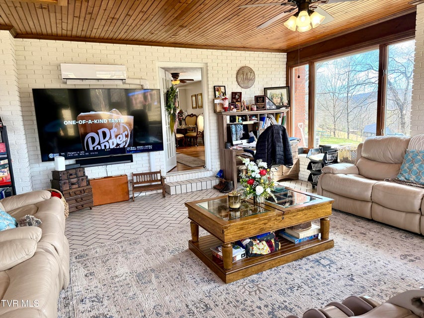 Photo #71: 11516 Frederick Road