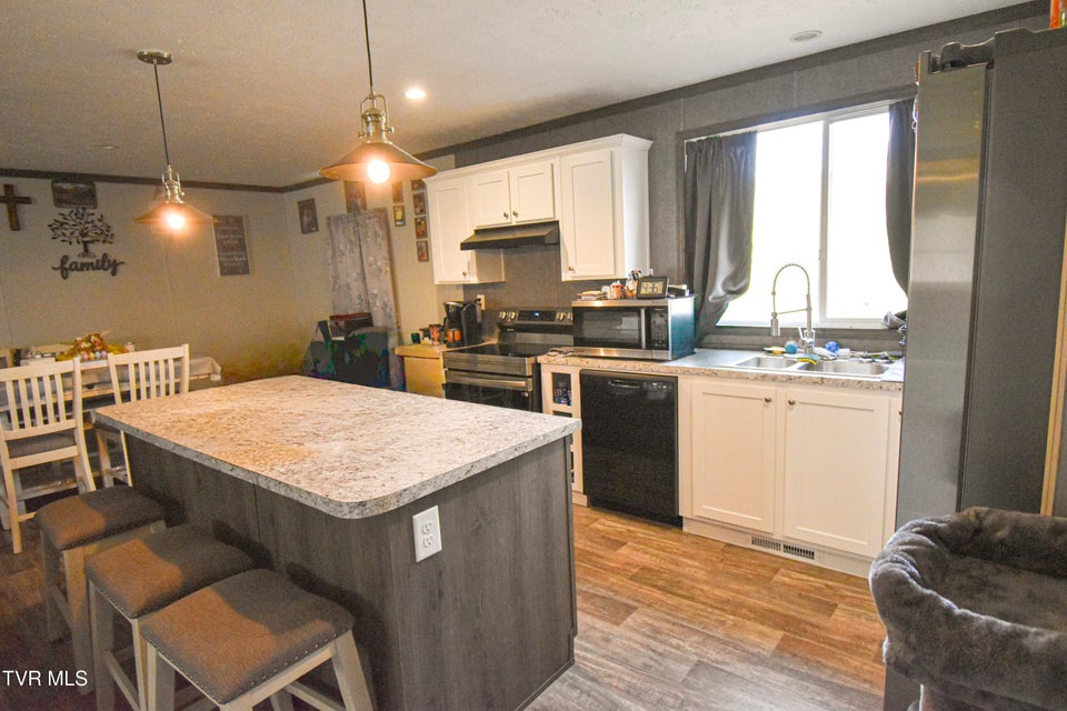 Photo #4: 255 Rolling Hills Drive