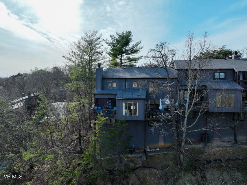 Photo #2: 326 Hickory Bluff