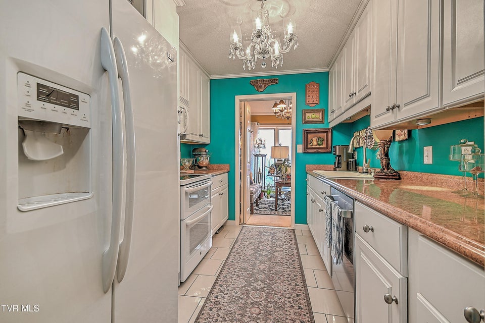 Photo #32: 326 Hickory Bluff