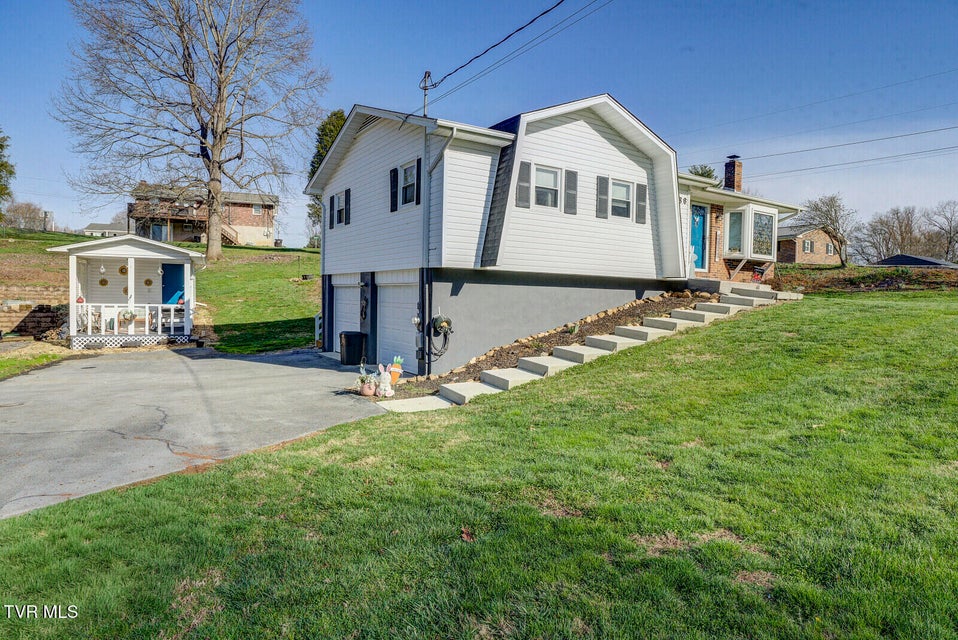 Photo #4: 436 Springfield Drive