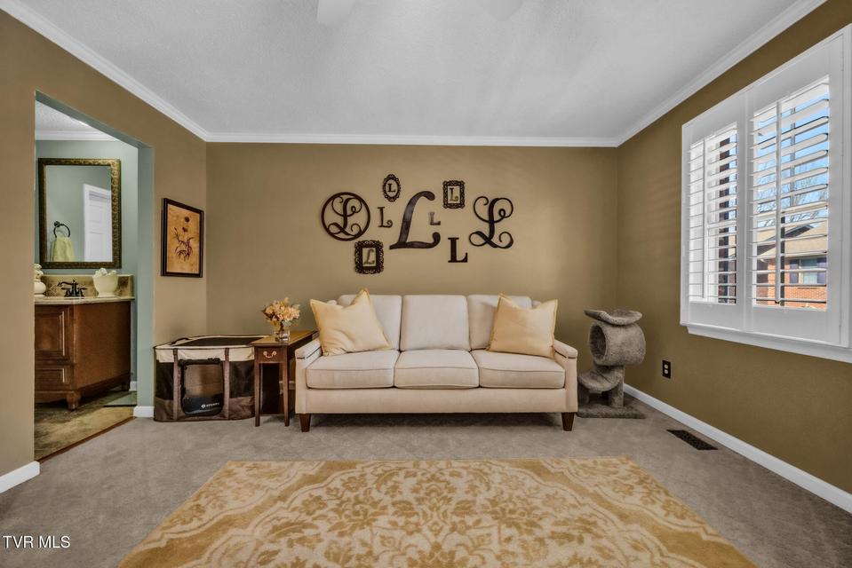 Photo #20: 31 Oak Leaf Circle